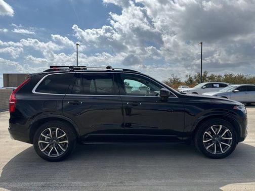 2019 Volvo XC90 T6 Momentum