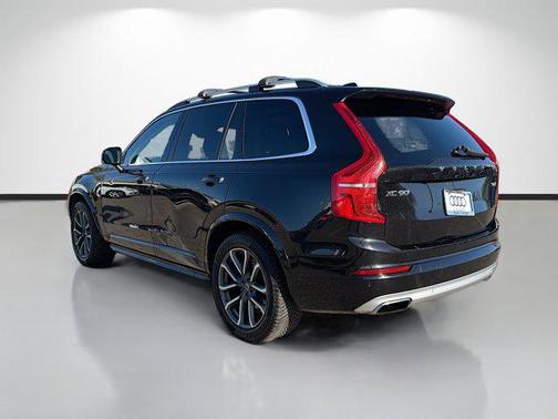 2019 Volvo XC90 T6 Momentum
