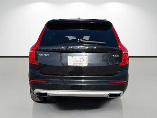 2019 Volvo XC90 T6 Momentum