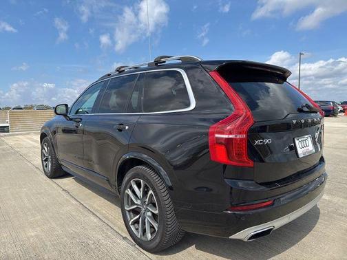 2019 Volvo XC90 T6 Momentum