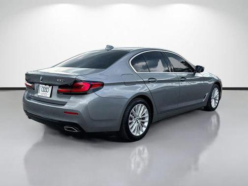 Skyscraper Gray Metallic 2023 BMW 530 i