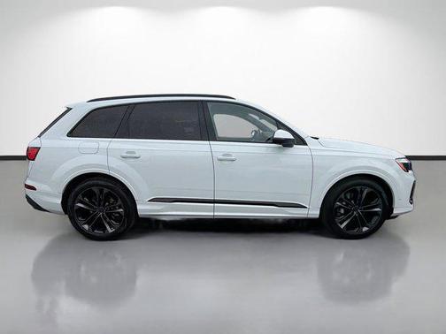 2026 Audi Q7 55 Premium Plus