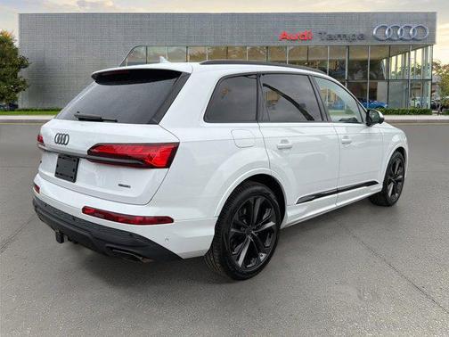 2026 Audi Q7 55 Premium Plus