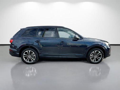 2025 Audi Q7 45 Premium