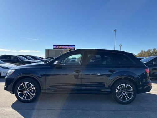2025 Audi Q7 45 Premium