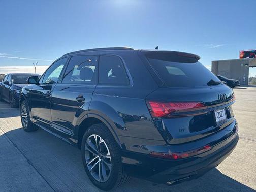 2025 Audi Q7 45 Premium