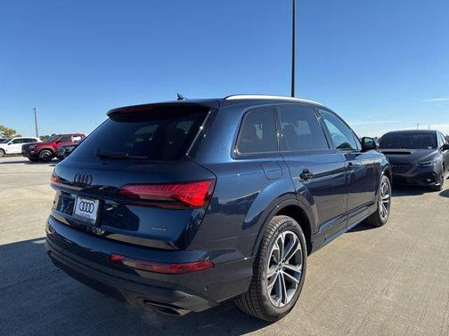 2025 Audi Q7 45 Premium