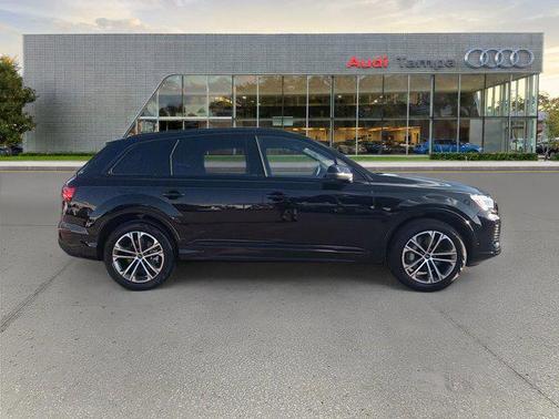 2026 Audi Q7 45 Premium