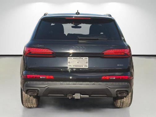 2026 Audi Q7 45 Premium