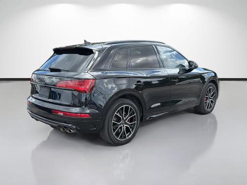 Mythos Black Metallic 2024 Audi SQ5 3.0T Prestige