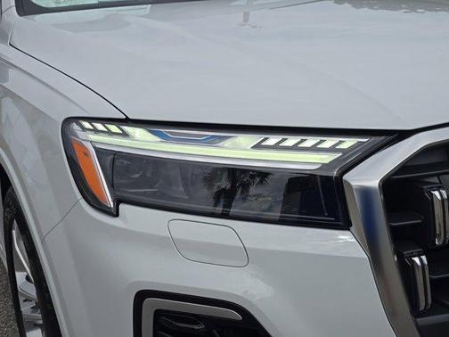 2025 Audi Q7 55 Prestige