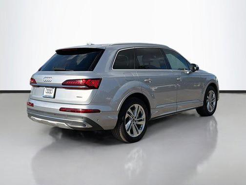 2022 Audi Q7 55 Premium Plus