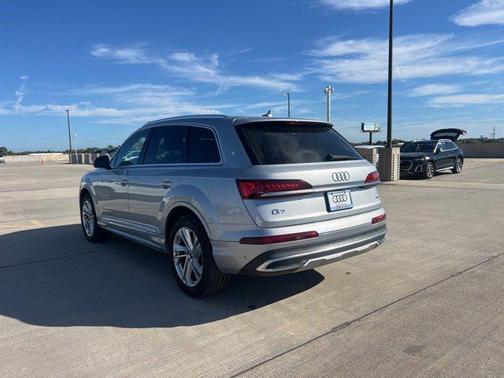 2022 Audi Q7 55 Premium Plus