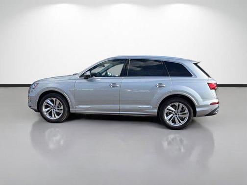 2022 Audi Q7 55 Premium Plus