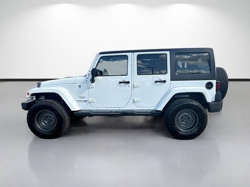 Bright White Clearcoat 2018 Jeep Wrangler JK Unlimited Sahara