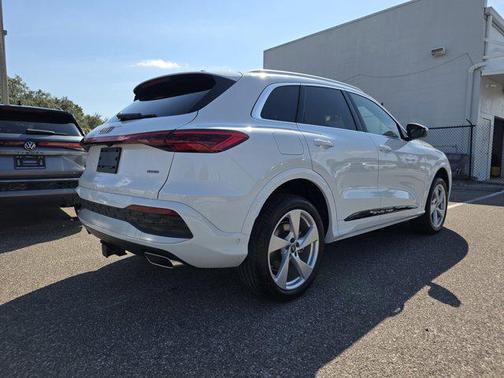 2025 Audi Q5 Premium Plus