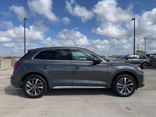 2022 Audi Q5 45 S line Premium Plus
