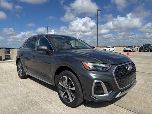 2022 Audi Q5 45 S line Premium Plus