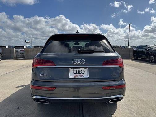 2022 Audi Q5 45 S line Premium Plus
