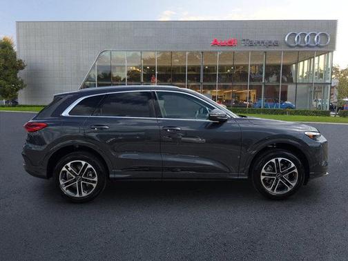 2025 Audi Q5 Premium