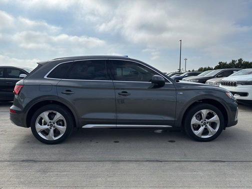 2023 Audi Q5 45 S line Premium Plus