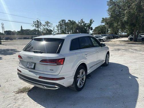 2021 Audi Q7 55 Premium