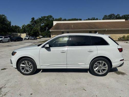 2021 Audi Q7 55 Premium