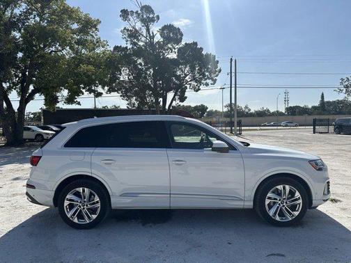 2021 Audi Q7 55 Premium