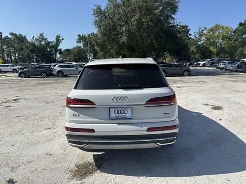 2021 Audi Q7 55 Premium