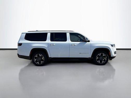 2023 Jeep Wagoneer L Series III 4x4