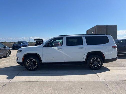 2023 Jeep Wagoneer L Series III 4x4