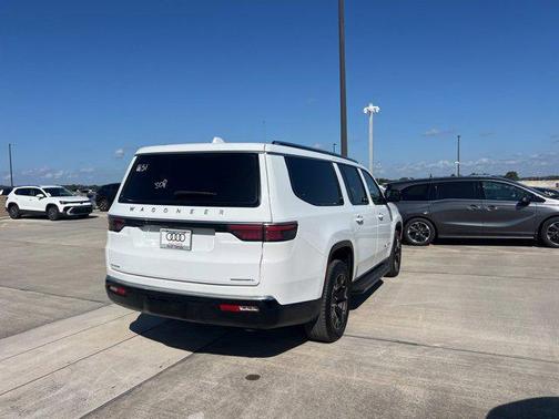 2023 Jeep Wagoneer L Series III 4x4