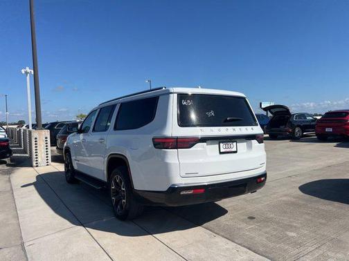 2023 Jeep Wagoneer L Series III 4x4