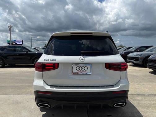 Digital White Metallic 2024 Mercedes-Benz GLB 250 Base