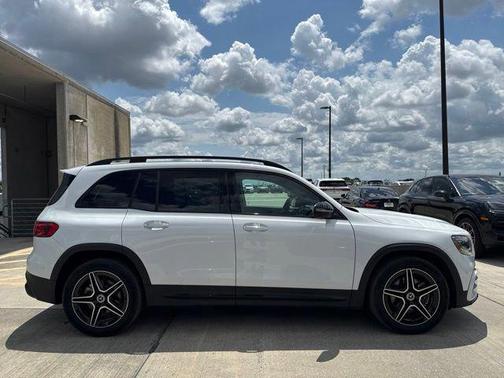 Digital White Metallic 2024 Mercedes-Benz GLB 250 Base