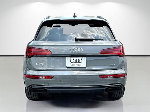 Gray Metallic 2025 Audi Q5 45 S line Premium
