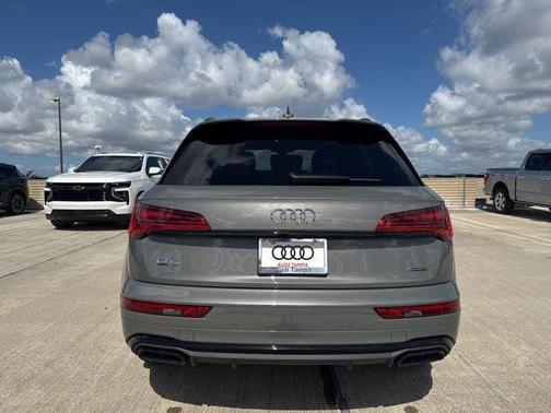 Gray Metallic 2025 Audi Q5 45 S line Premium