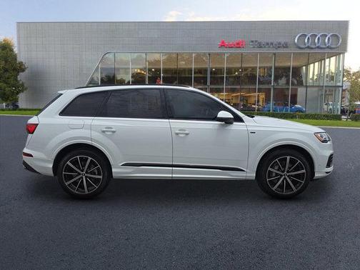 2022 Audi Q7 55 Premium Plus