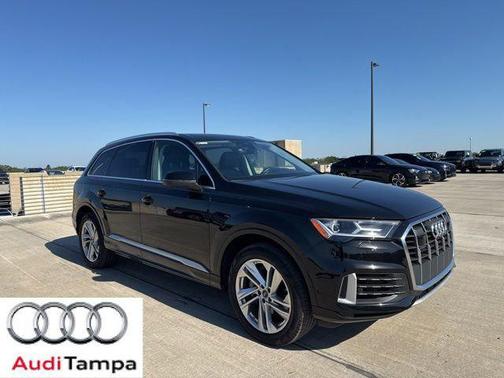 Mythos Black Metallic 2023 Audi Q7 55 Premium Plus