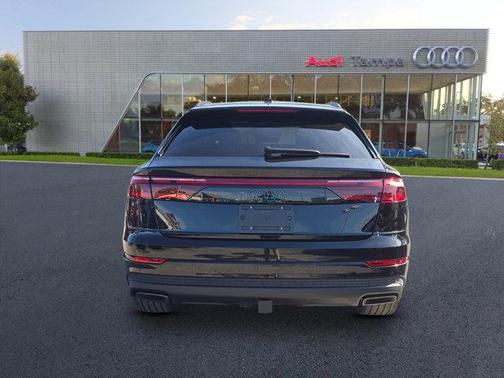 2025 Audi Q8 55 Premium