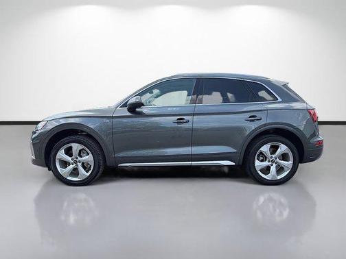 Daytona Gray Pearl Effect 2022 Audi Q5 45 S line Premium Plus