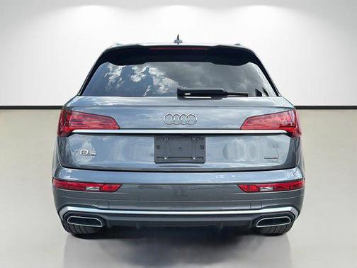 Daytona Gray Pearl Effect 2022 Audi Q5 45 S line Premium Plus