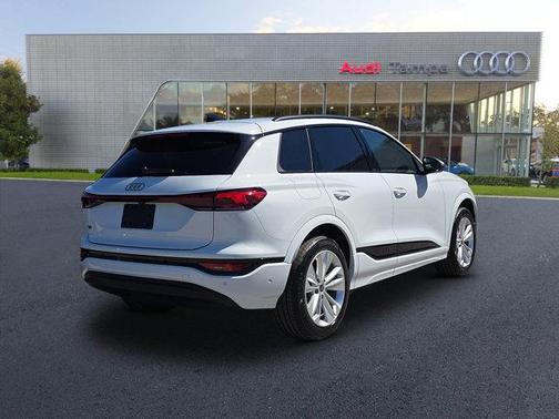2025 Audi Q6 e-tron Premium