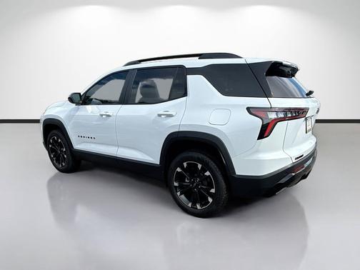 Polar White Tricoat 2026 Chevrolet Equinox FWD RS