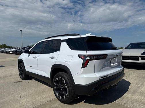 Polar White Tricoat 2026 Chevrolet Equinox FWD RS