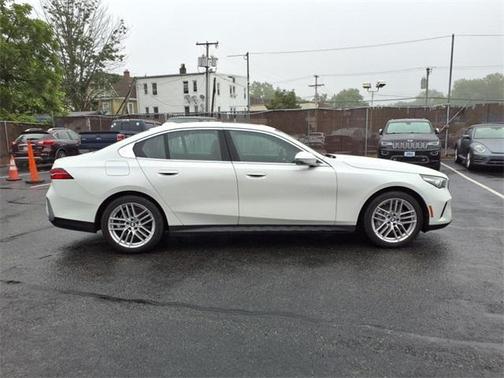 2024 BMW 530 i xDrive