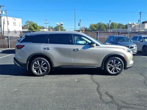 2025 INFINITI QX60 Luxe