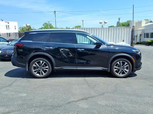 Diamond Black 2025 INFINITI QX60 Luxe