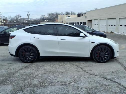 2025 Tesla Model Y Performance