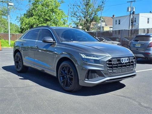 2023 Audi Q8 55 Premium Plus